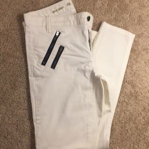 Super Skinny Khakis Size 6 Gap